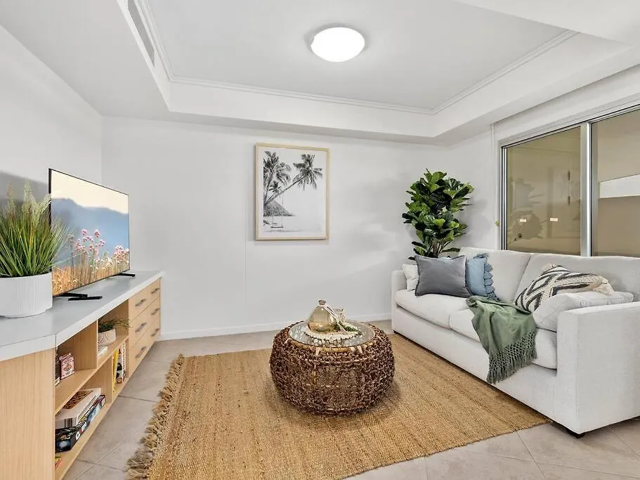 Sensational Ocean View 2 Bedroom Apartment Maroochydore 0*,  Avustralya